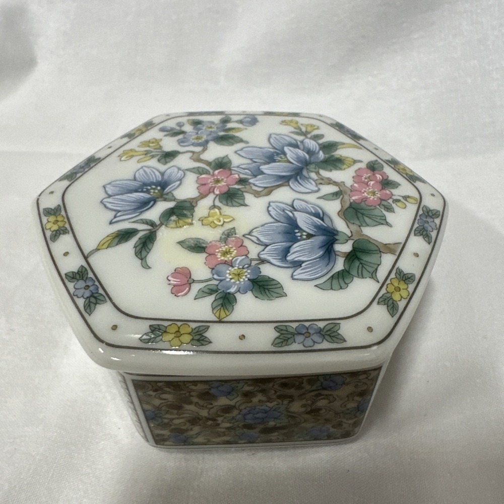 Vintage Takahashi San Francisco Trinket Box, Hexagonal, 👀✨Porcelain, MINT‎ ✨